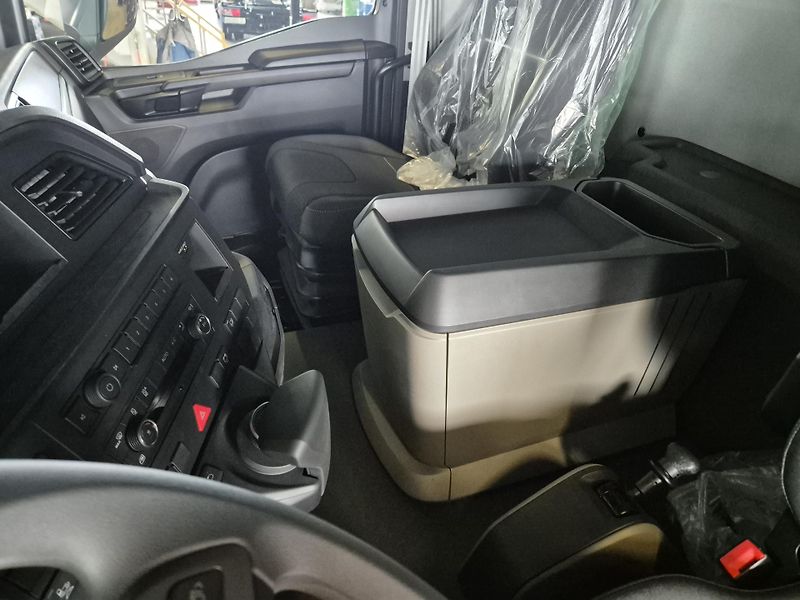 MAN TGS 33.520 6x6 RUKA HIAB SKLÁPĚČ  - fotka 30 z 39