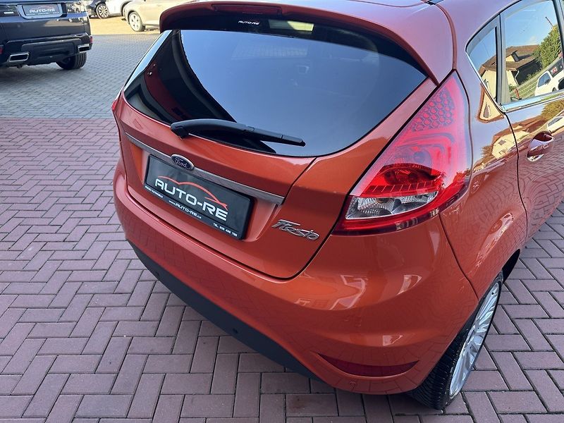 Ford Fiesta (2011) 1.6i Titanium Digi Klima WP - fotka 41 z 50