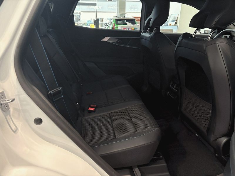 Renault Espace (2026) esprit Alpine full hybrid E-Te - fotka 7 z 9