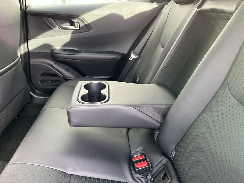Toyota Prius 2.0L PHEV Executive - fotka 10 z 31