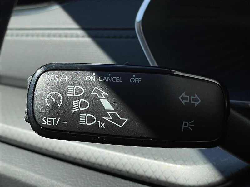 Škoda Octavia 2,0 TDI Combi Ambition Plus - fotka 11 z 22