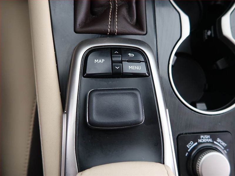 Lexus RX 400h (2017) 450 h - fotka 21 z 27