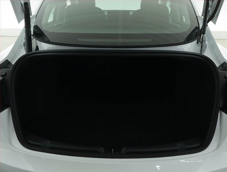 Tesla Model 3 (2021) Long Range 4WD 79kWh, SoH 91% - fotka 14 z 21