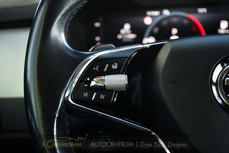Škoda Kodiaq 2.0TDi 4X4 ACC LED NAV CARPLAY - fotka 27 z 54