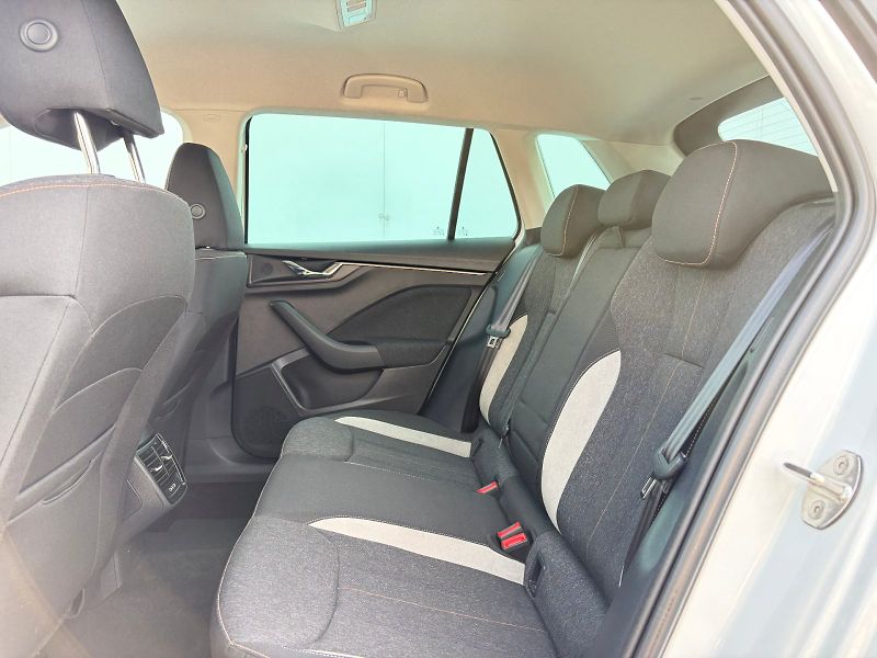 Škoda Kamiq (2025) 1.0 TSI / 85kW / TOP SELECTION - fotka 7 z 35