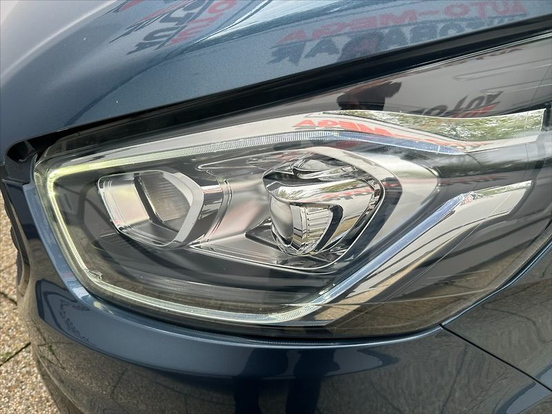 Ford Tourneo 2,0 TDCi 136kW 8MÍST AUTOMAT - fotka 45 z 48
