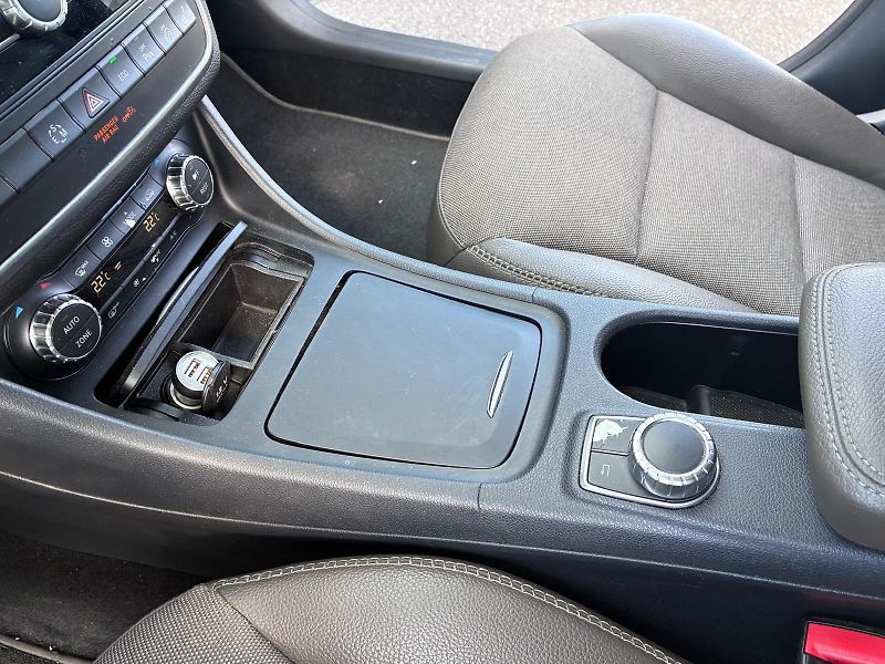 Mercedes-Benz GLA (2014) - fotka 16 z 18