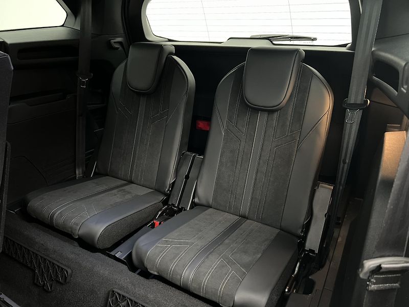 Peugeot 5008 GT 1.6 PURETECH AUT 7 MÍST - fotka 19 z 47