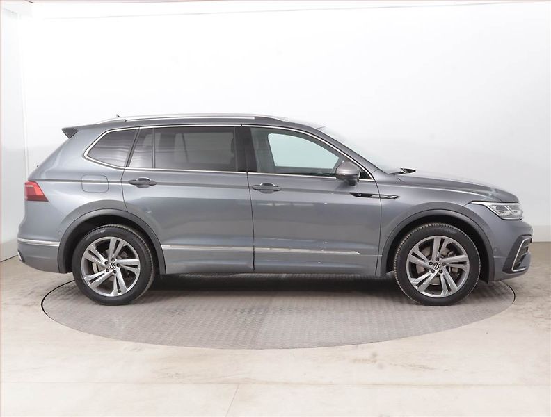 Volkswagen Tiguan (2023) R-Line 2.0 TDI - fotka 6 z 17