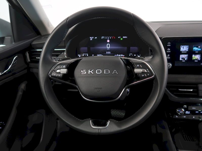Škoda Kamiq (2025) TOP SELECTION 1.0TSI 85KW DSG - fotka 16 z 40