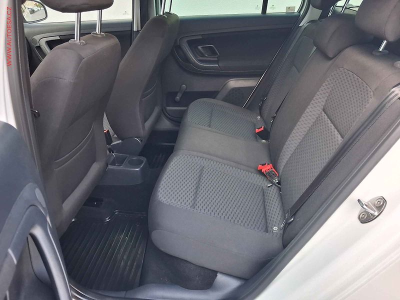 Škoda Fabia (2013) 1.6TDi, ČR, AC, tažné - fotka 10 z 15