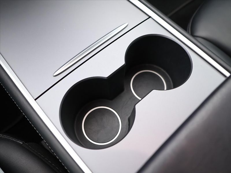 Tesla Model 3 LR 366kW 75kWh AWD DPH - fotka 17 z 25