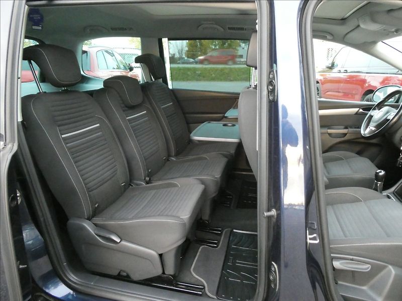 Volkswagen Sharan 2,0 TDi 103kW Cup,2xkola,panor - fotka 27 z 67