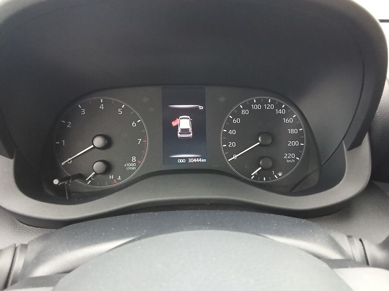 Toyota Yaris 1.5i 92KW 2024 - fotka 8 z 9