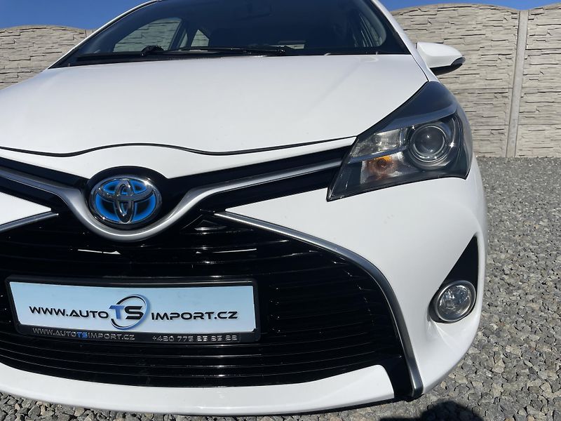 Toyota Yaris 1.5i 16v HYBRID 142TKM TOP 1A! - fotka 62 z 169