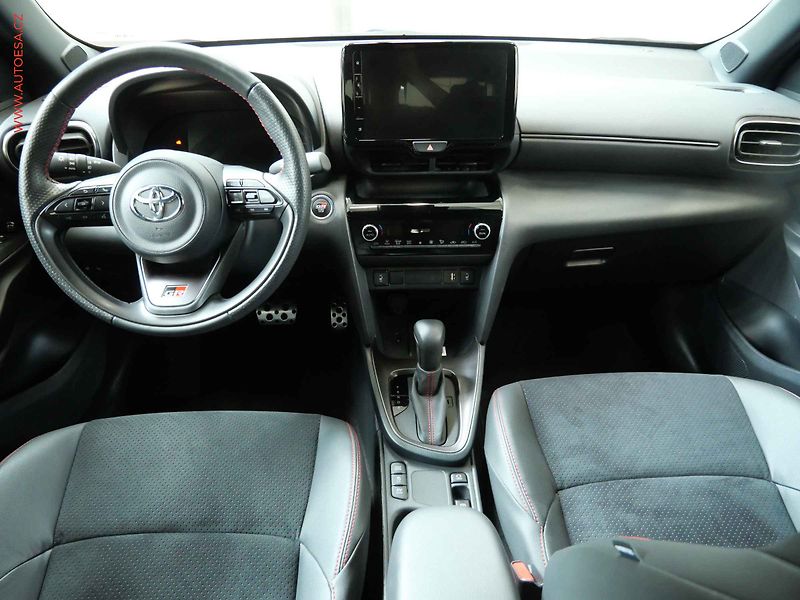 Toyota Yaris Cross (2023) 1.5e-CVT, 1.maj,ČR, AT, LED - fotka 8 z 23