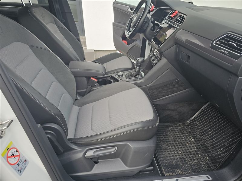 Volkswagen Tiguan Allspace 2,0TDi176KW R-Line Webasto - fotka 40 z 51