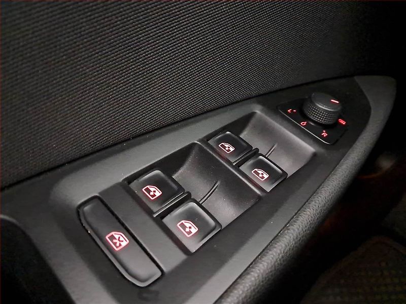 Seat Leon (2015) 1.4 TSI, ČR,1.maj, Navi - fotka 16 z 17
