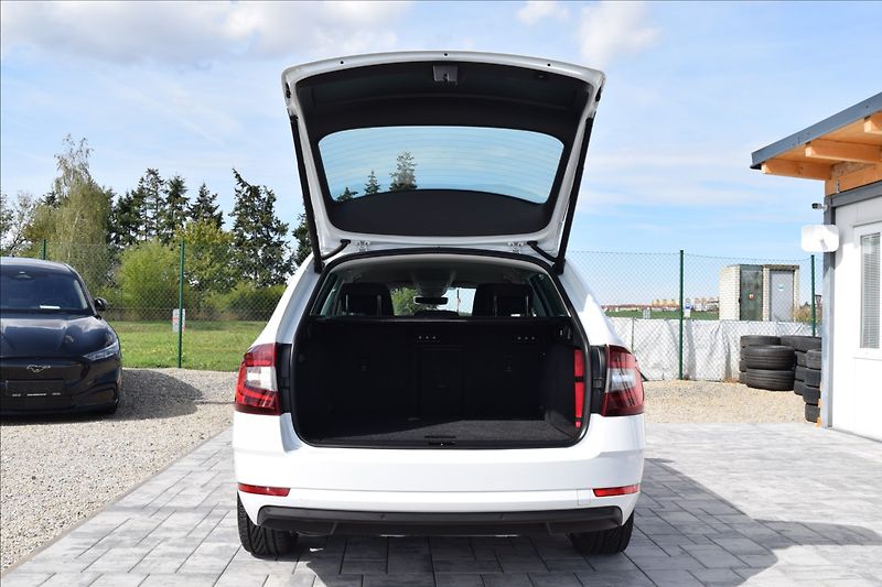 Škoda Octavia 2,0 TDI 110KW DSG NAVIGACE ALU - fotka 13 z 47