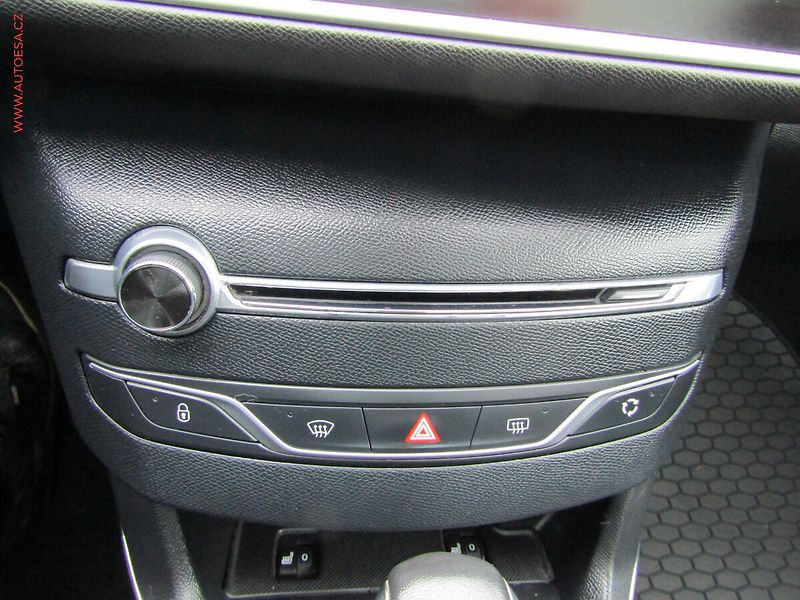 Peugeot 308 (2015) 2.0HDi GT, ČR, AT - fotka 15 z 21