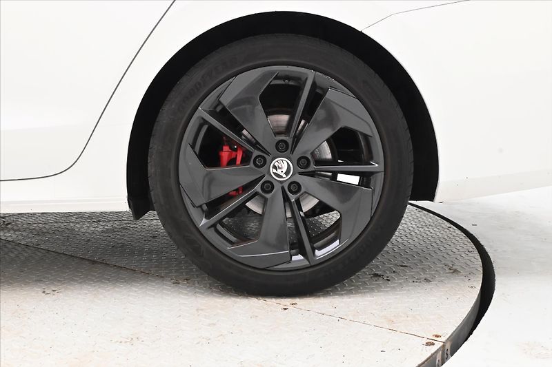 Škoda Octavia 2,0 TDI RS 147kW DSG Záruka až - fotka 32 z 32