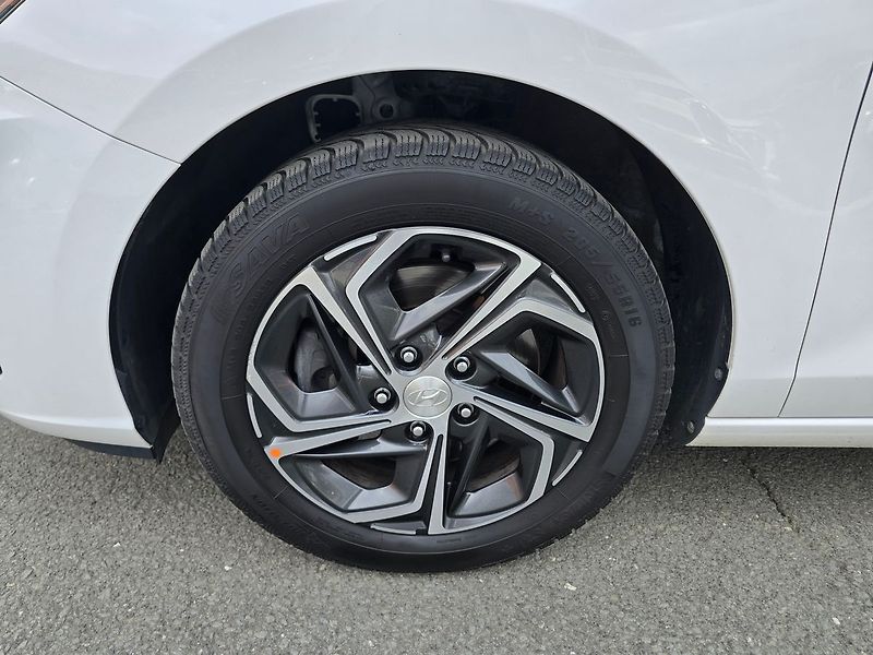 Hyundai i30 1.5i COMFORT LED KAMERA NAVI - fotka 7 z 41