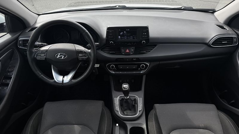 Hyundai i30 (2018) 1.6 CRDI 81KW  - fotka 13 z 19