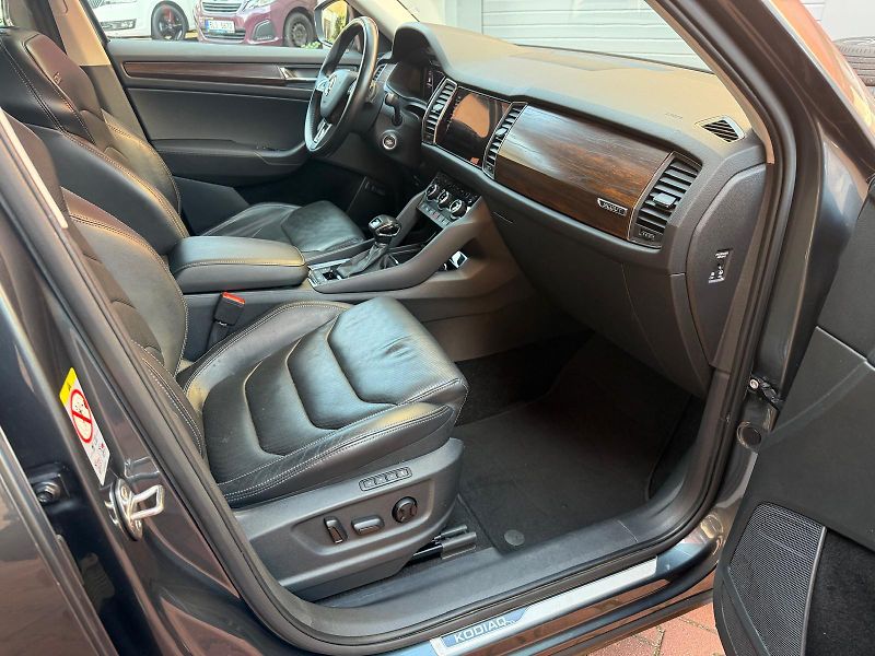 Škoda Kodiaq (2020) SCOUT 4x4, 7 míst, panorama,TZ - fotka 12 z 23