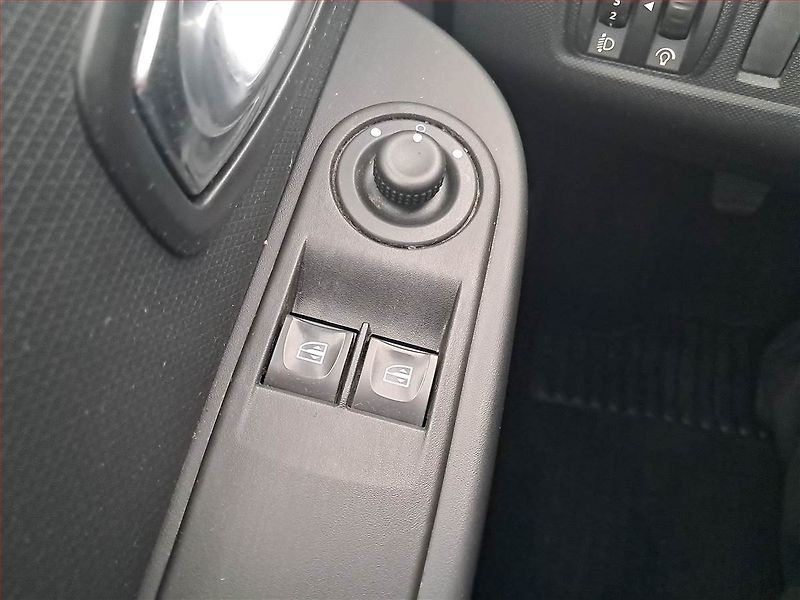 Renault Clio (2015) 1.2 16V, Tempomat - fotka 17 z 17