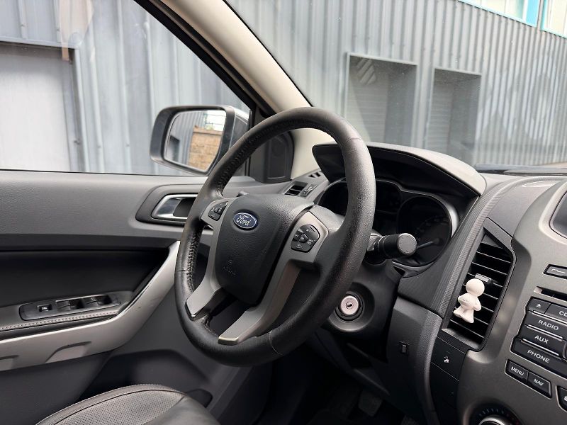 Ford Ranger 3,2 TDCI 4x4 / manuál /  - fotka 21 z 25