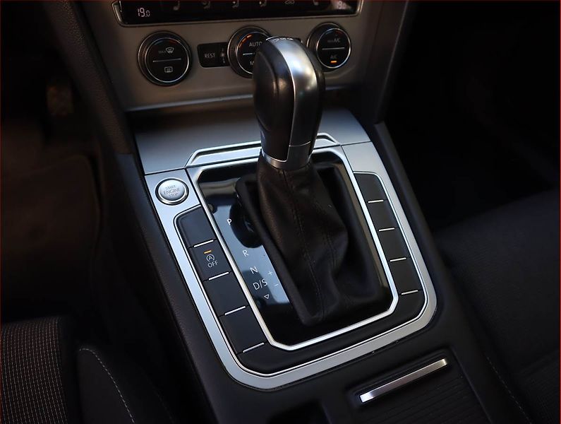 Volkswagen Passat (2017) Comfortline 2.0 TDI, Automat - fotka 16 z 20