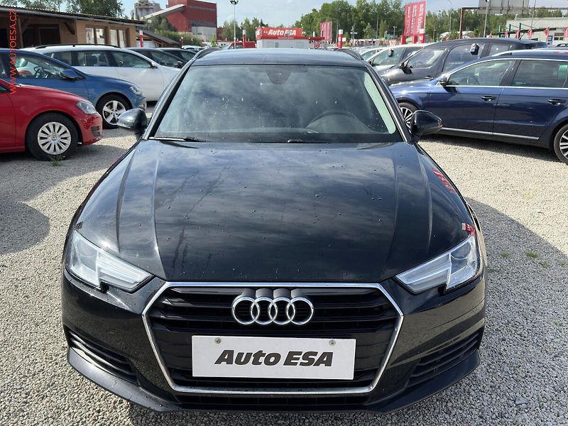 Audi A4 (2017) 2.0TDi, ČR, AC, výhřev sed. - fotka 2 z 21