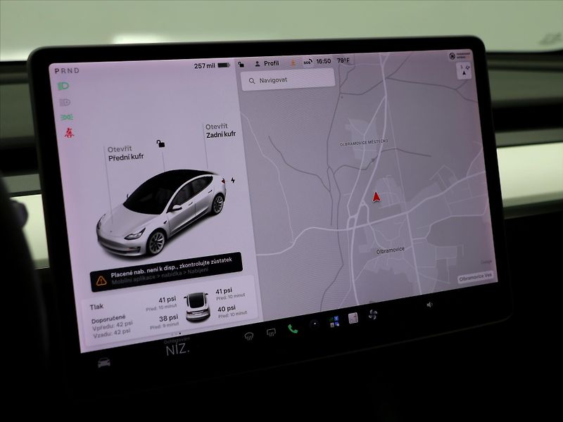 Tesla Model 3 LongRange AWD SOH90,6% DPH - fotka 22 z 33