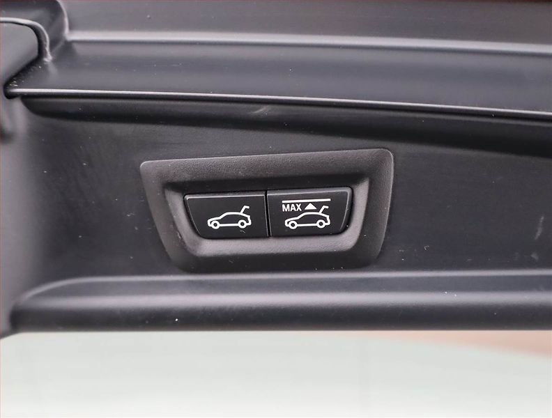 BMW Řada 5 (2017) 530d xDrive GT - fotka 24 z 26