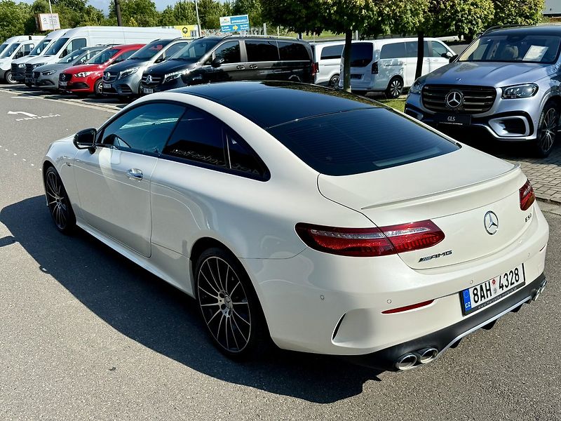 Mercedes-Benz Třídy E (2020) 53 AMG 4MATIC+ kupé - fotka 57 z 58
