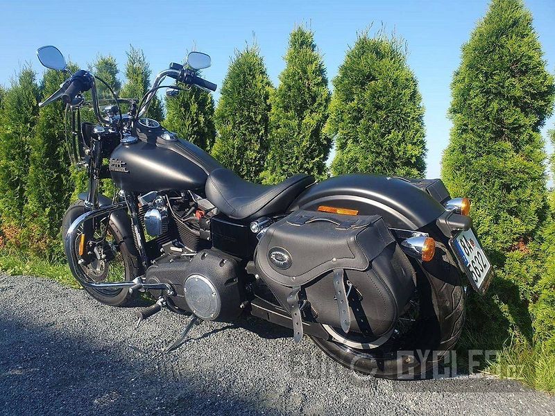 Harley-Davidson FXDB Dyna Street Bob (2014) - fotka 4 z 10