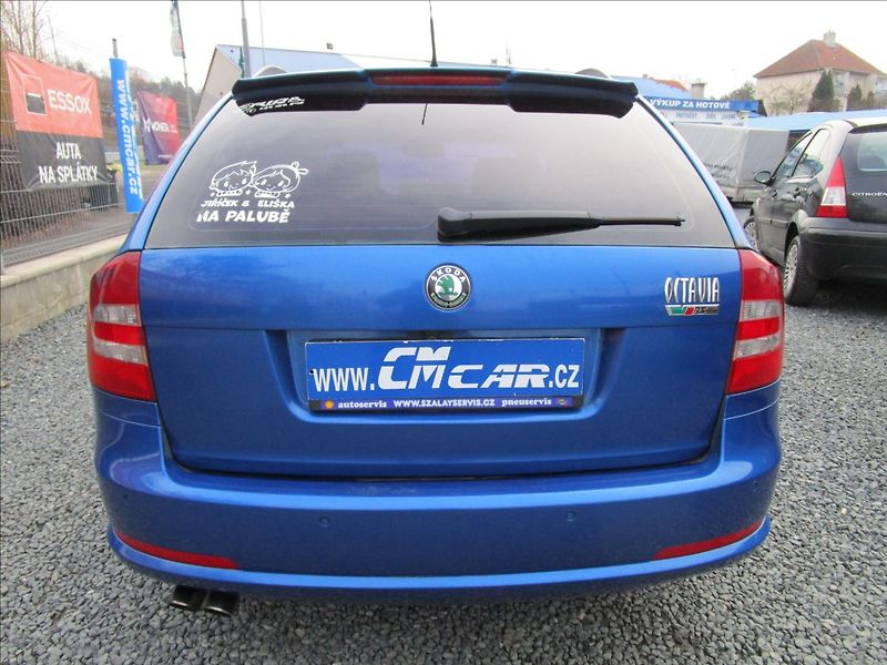 Škoda Octavia Combi 2.0TDi RS, aut. Klima - fotka 5 z 40