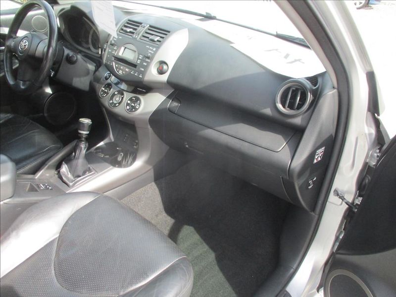 Toyota RAV4 2,2 D, 4x4, aut klima,kamera, - fotka 9 z 34