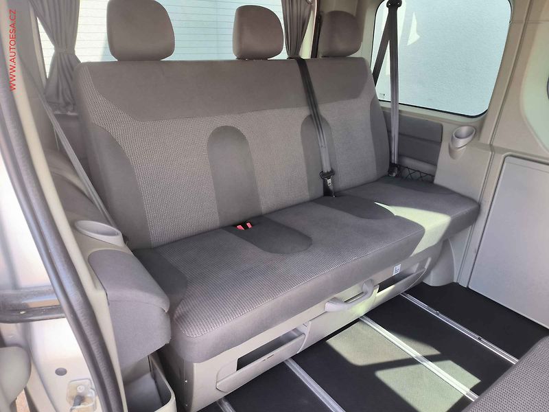 Opel Vivaro (2009) 2.5CDTi WESTFALIA, Life, TZ - fotka 12 z 24