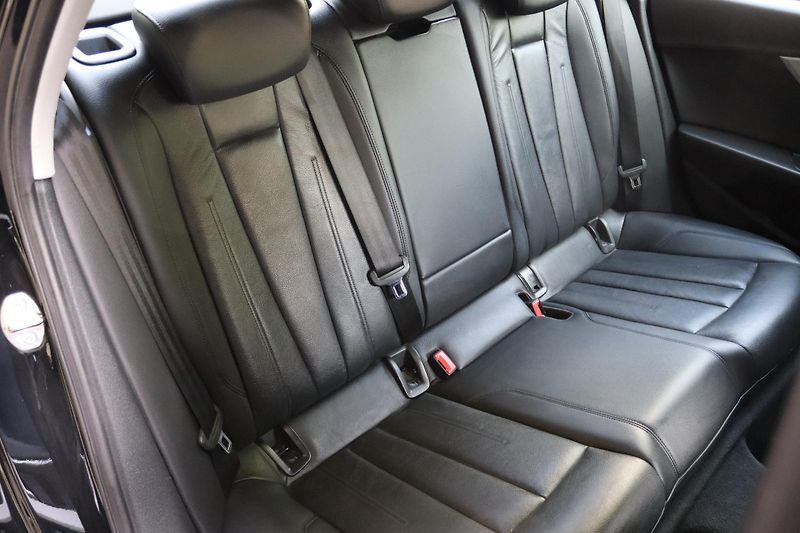 Audi A4 2.0TDI S-TRONIC SEDAN 110kW - fotka 43 z 50
