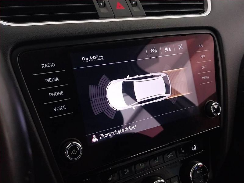 Škoda Octavia (2019) Scout 2.0 TSI, 4X4, Automat - fotka 25 z 26