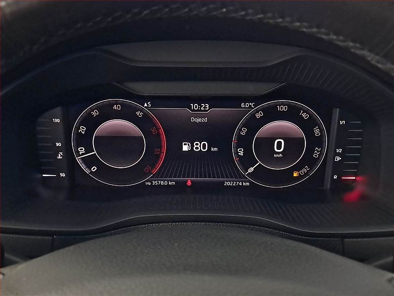 Škoda Karoq (2019) Style 1.6 TDI, ČR,1.maj - fotka 11 z 18