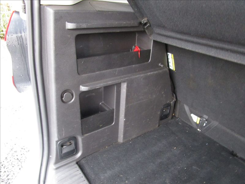 Ford Tourneo Courier 1.5TDCi Titanium, 2. maj. - fotka 34 z 40