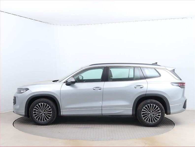 Volkswagen Tayron (2025) 1.5 eTSI - fotka 3 z 18