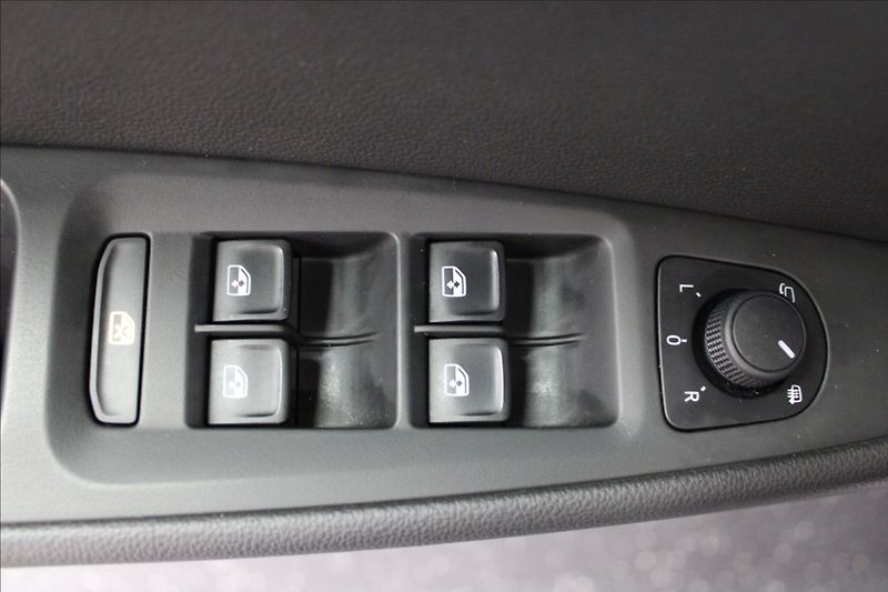 Seat Leon 2,0 TDI X-PERIENCE 4x4 TOP! - fotka 12 z 37