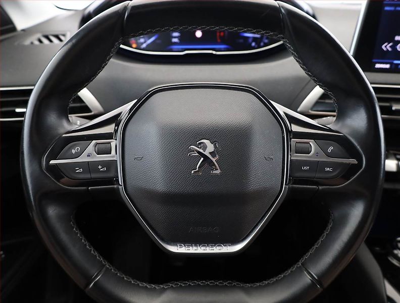Peugeot 5008 (2020) 1.5 BlueHDi, 7 míst, ČR,1.maj - fotka 8 z 18