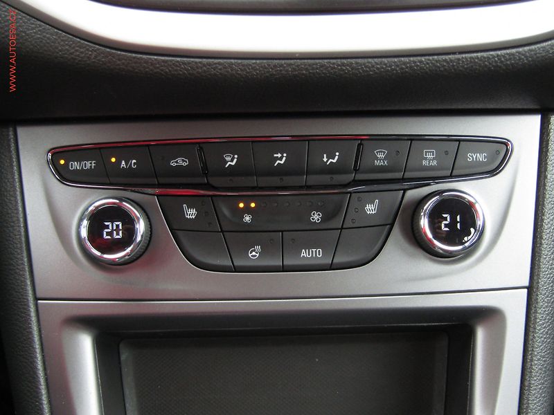 Opel Astra (2019) 1.6 CDTi, ČR, servis.kniha - fotka 14 z 19