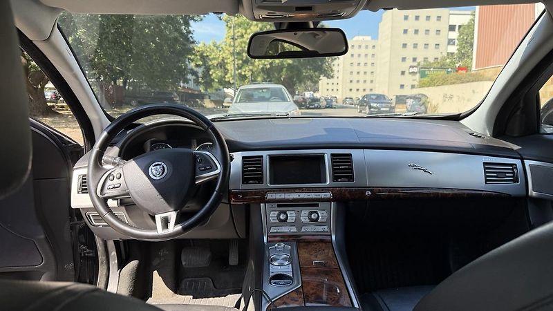 Jaguar XF (2012) 3.0D, X250 Facelift - fotka 12 z 18