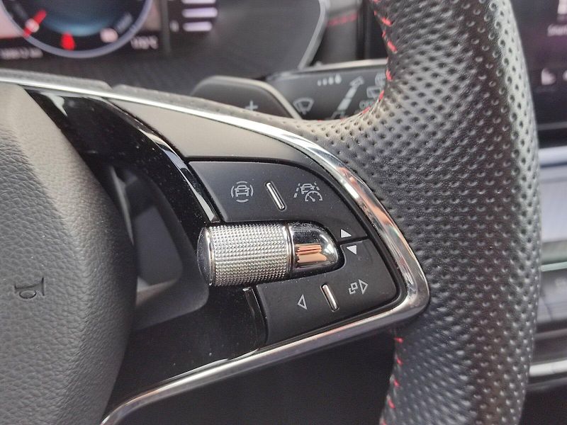Škoda Octavia (2023) combi RS 2,0 Tdi 147 Kw DSG - fotka 32 z 37