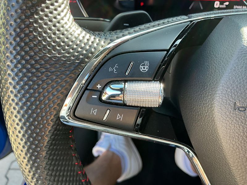 Škoda Octavia (2023) RS Combi 2,0TSI DSG - fotka 26 z 32